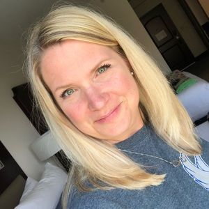 Meet your Posher, Dana